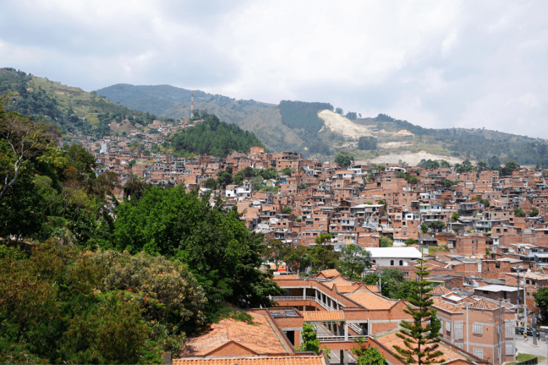 Landscape view of Comuna 13 on the hillside.