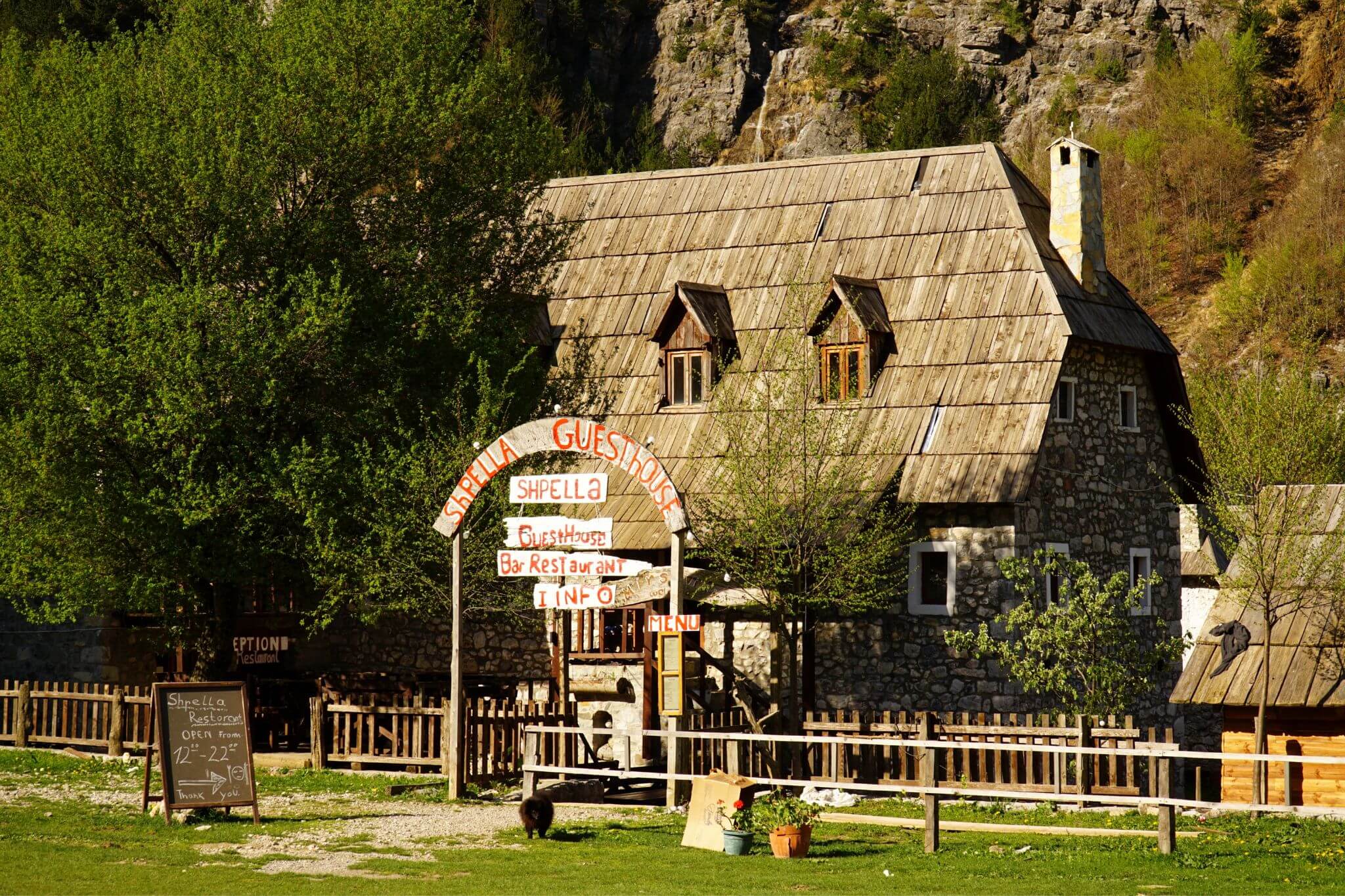 Exterior of Guesthouse Shpella